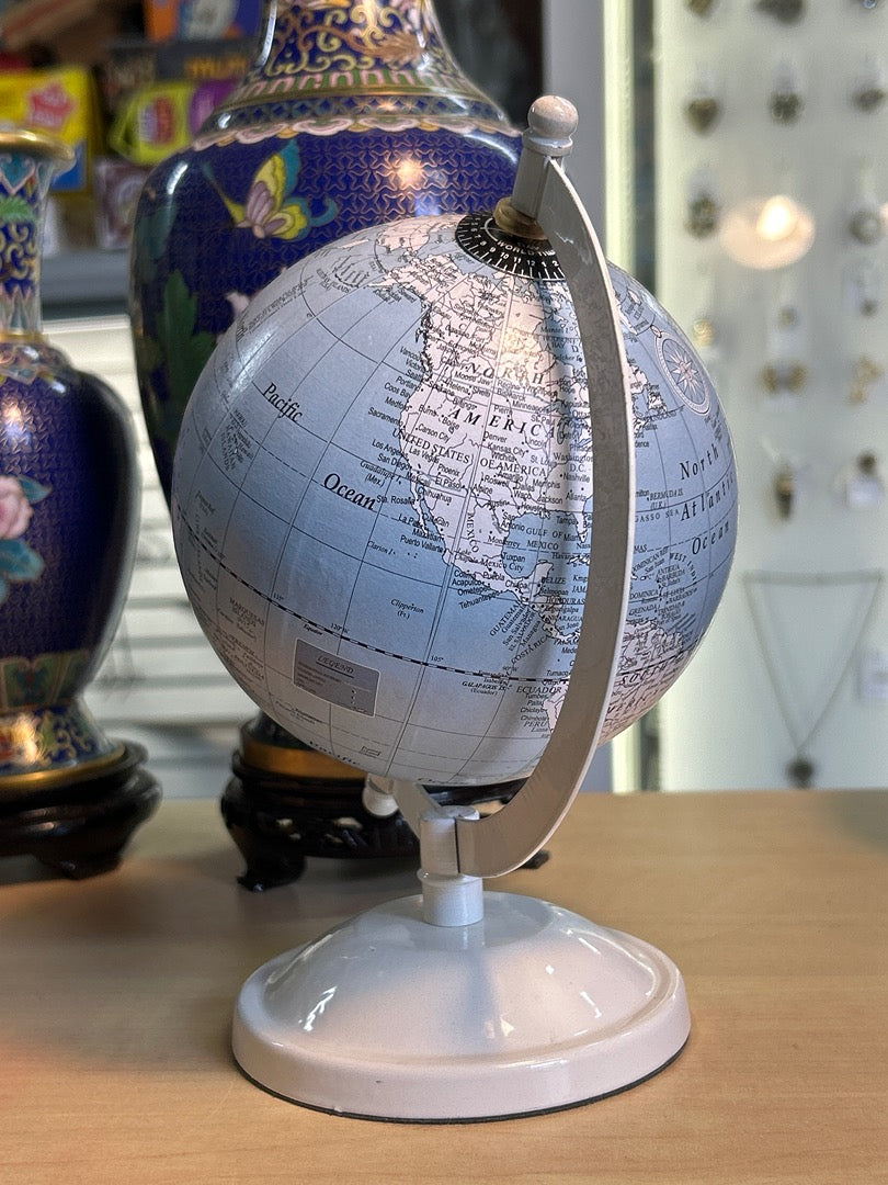Petit Globe Terrestre