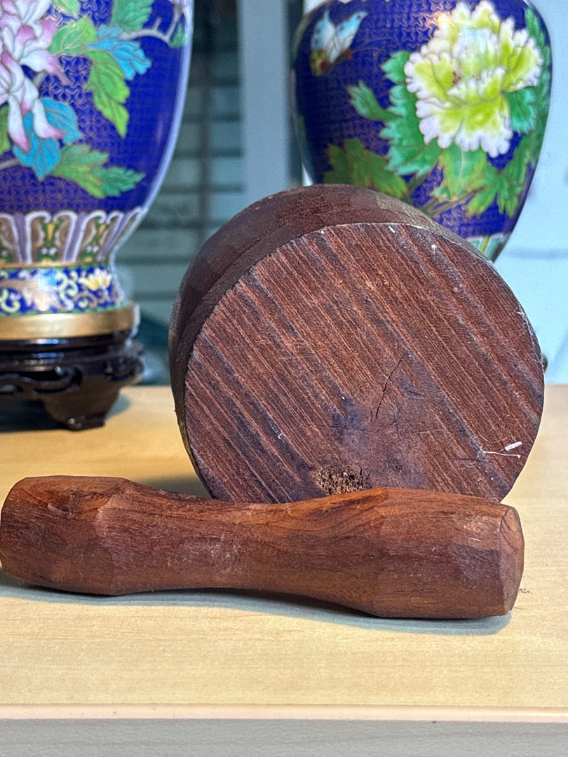 Mortier et pilon – En bois sculpté
