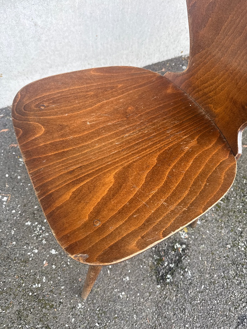 Paire de chaises – Style Baumann Fourmi – Bois vintage bistrot