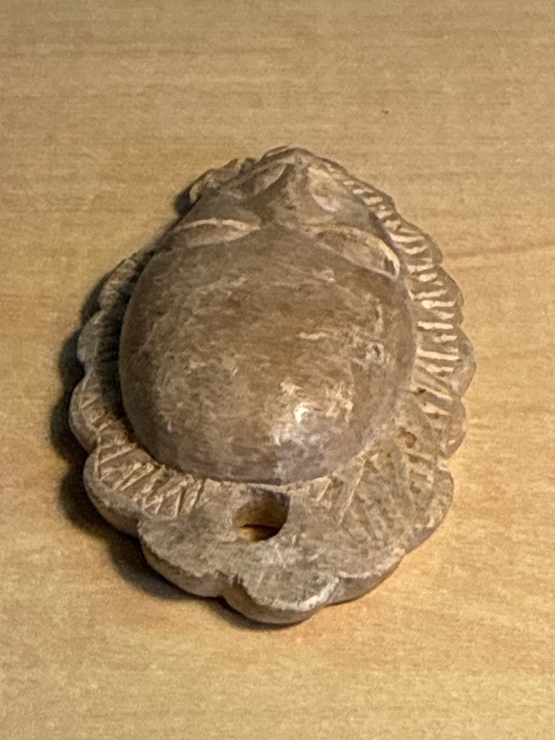 Pendentif masque – Artisanal – Bijoux – Pierre sculptée