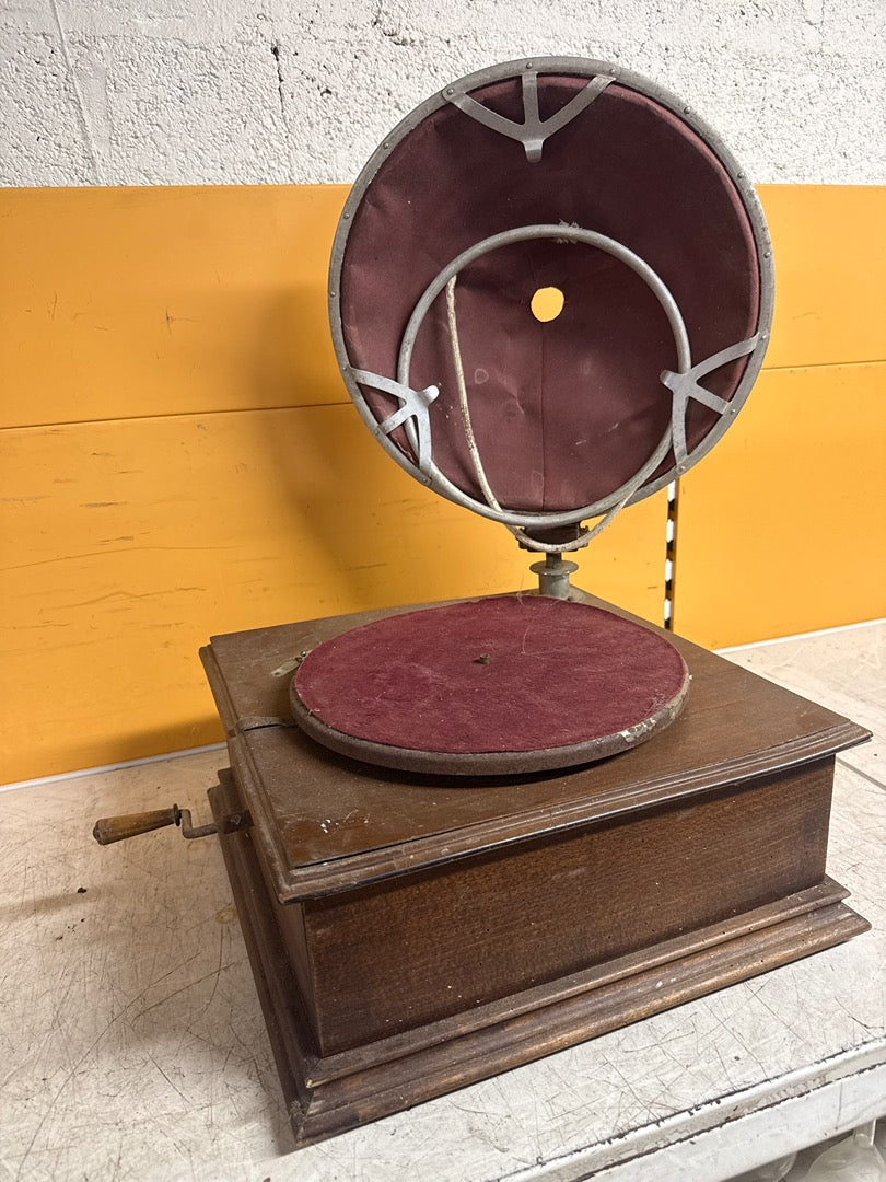 Gramophone ancien – Meuble en bois