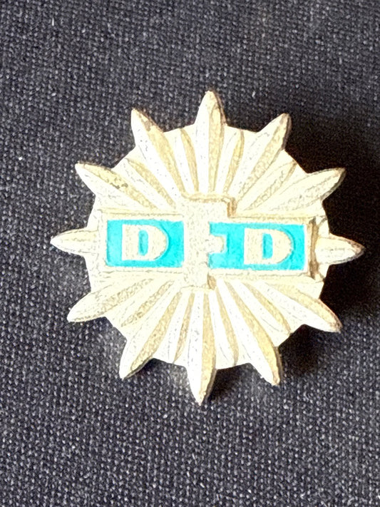 Insigne – Dfd Ddr – Broches – Epinglette Rda