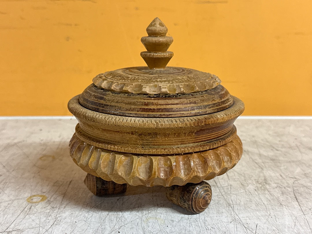 Boîte décorative en bois sculpté – Vide-poche ancien