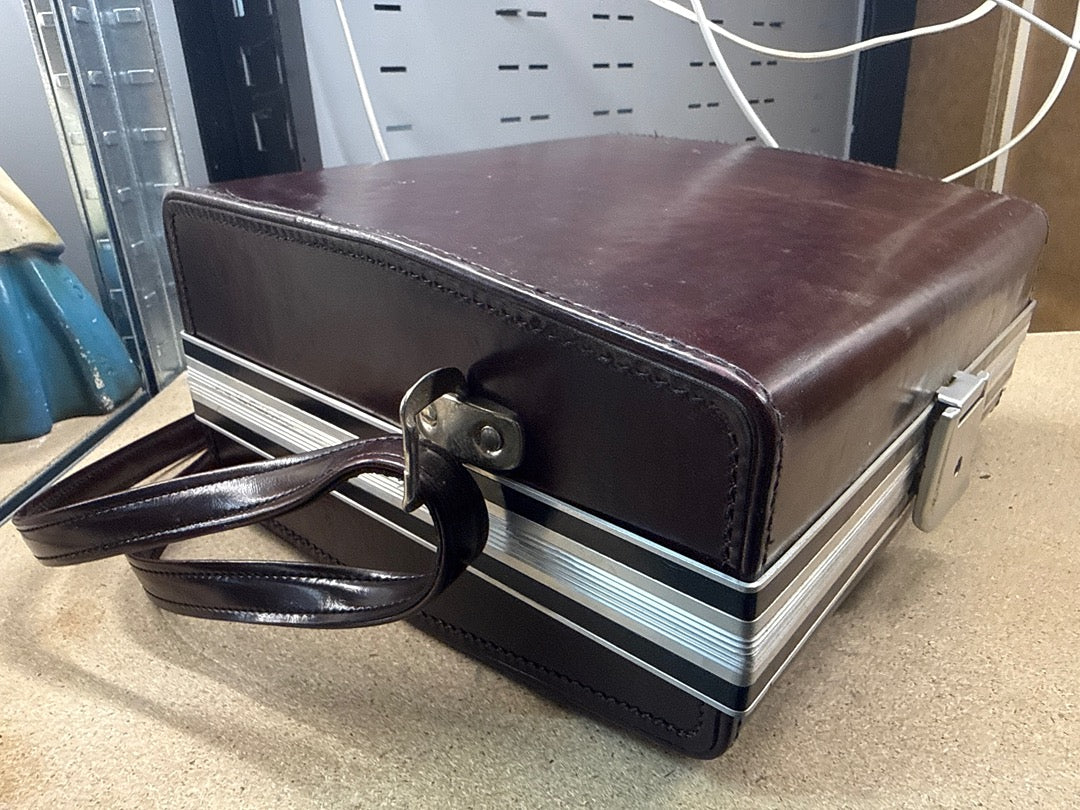 Caméra Super 8 – Bolex 581 – Électronique – Avec mallette
