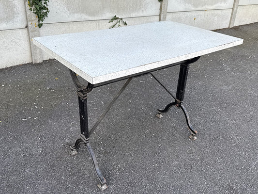 Table de bistrot – Vintage – Mobilier – Plateau moucheté