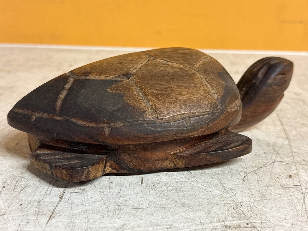 Boîte tortue – Bois sculpté vintage