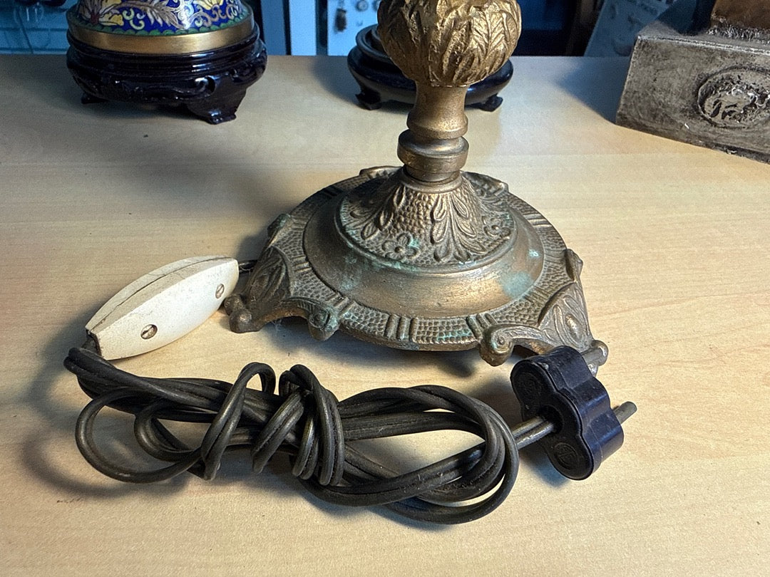 Pied de lampe – Vintage – Table Lamps – Laiton ou bronze doré a déterminer
