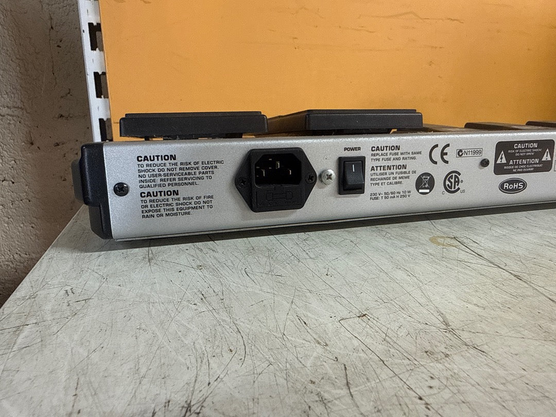 Pédalier Midi Behringer Fcb1010 Pédale d'effets Avec housse Rockbag