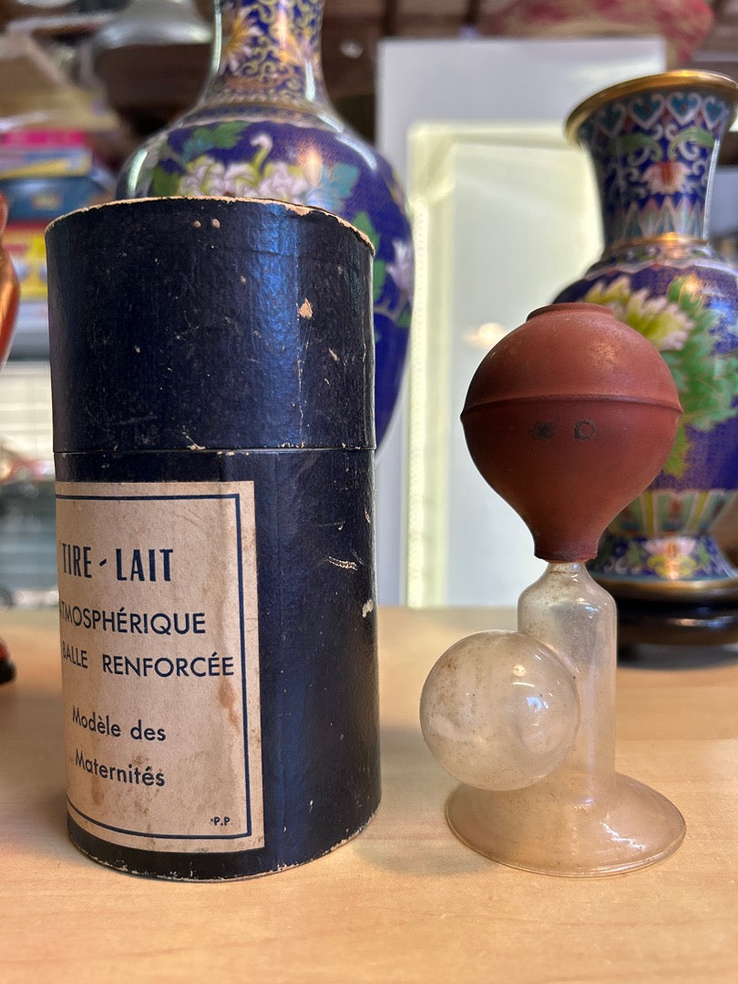 Tire-lait – Modèle Maternités – Collection – Vintage