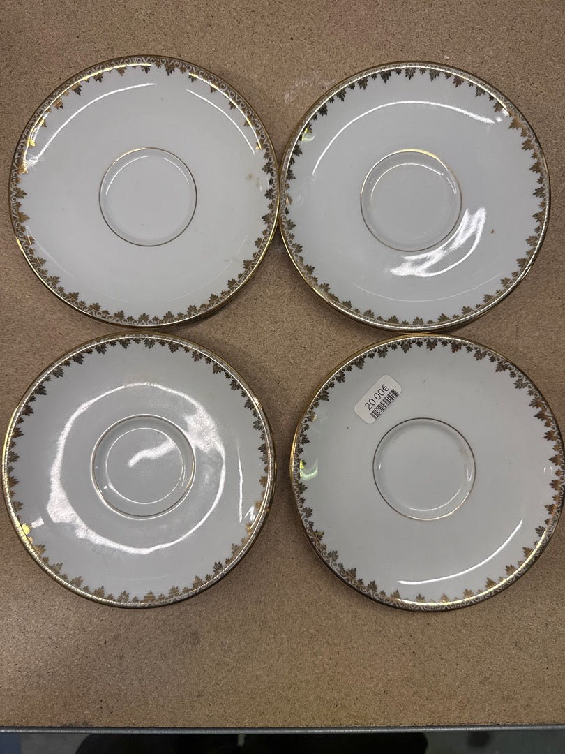 Service de tasses – Limoges – Vaisselle – Porcelaine blanche et dorures