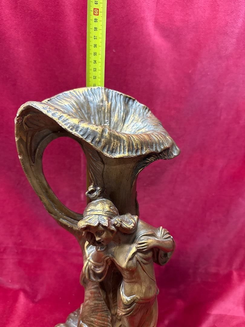 Vase art nouveau femme dorée en plâtre d'après Gustave Van Vaerenbergh
