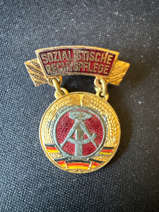 Insigne – Sozialistische Rechtspflege – Hobbies & Collections – Médaille Rda Ddr métal doré