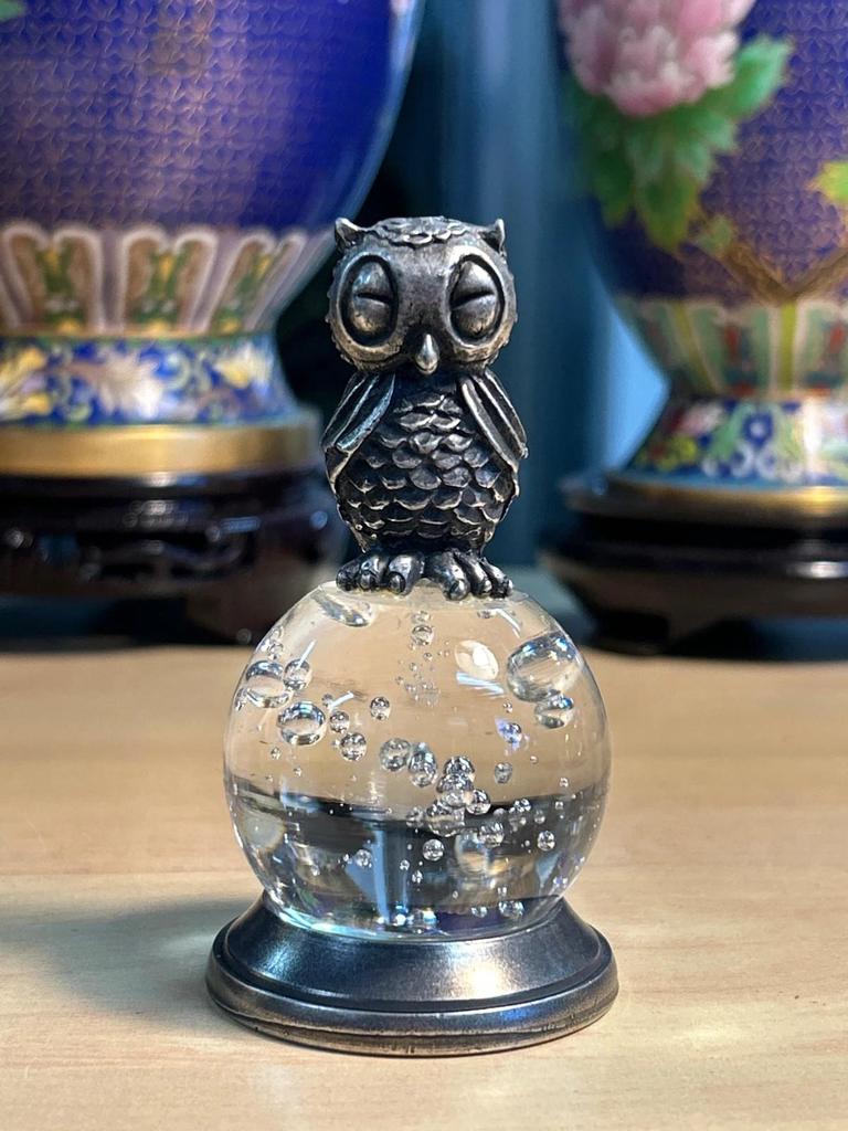 Statuette sculpté Chouette / Hibou étain et boule en verre