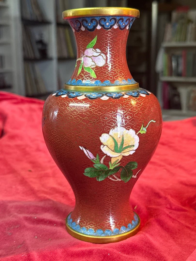 Vase Cloisonné – Chine – Ornement – Décor floral rouge