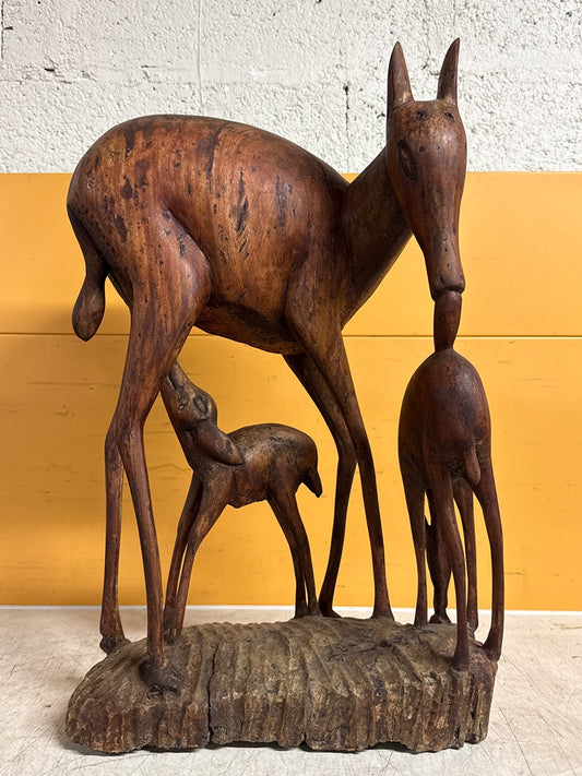 Sculpture – Biche et ses faons en bois sculpté
