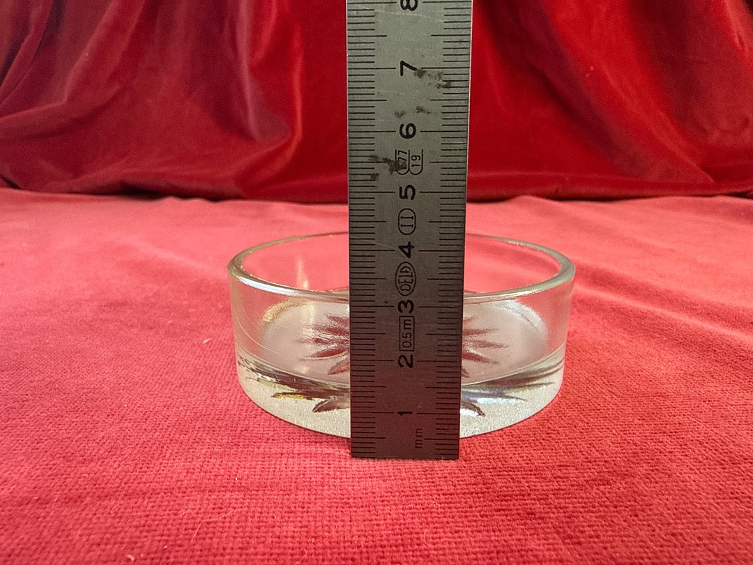 Boîte ronde en verre à fond étoilé, couvercle en métal décor homard