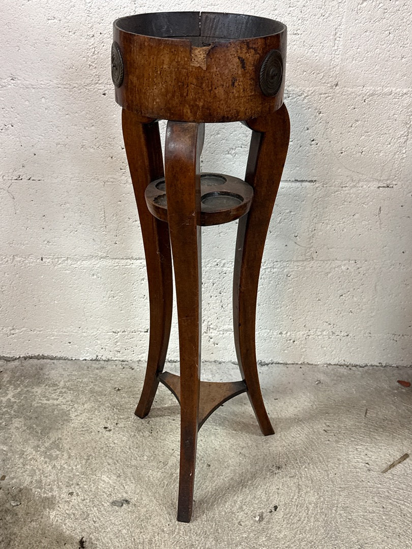 Ancienne sellette ou meuble de toilette tripode vintage en bois sculpté