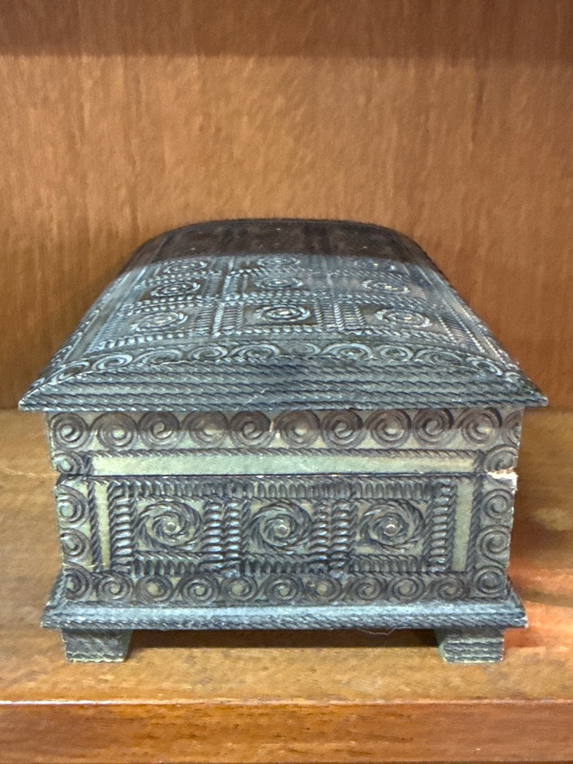 Boîte décorative – Coffret en bois sculpté