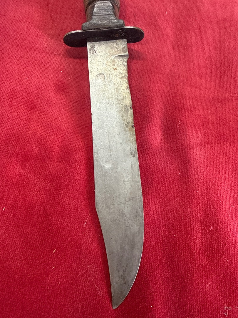 Couteau de combat militaire – Lame acier et manche cuir