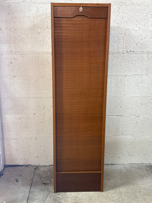 Meuble de rangement vintage – Colonne à rideau en bois