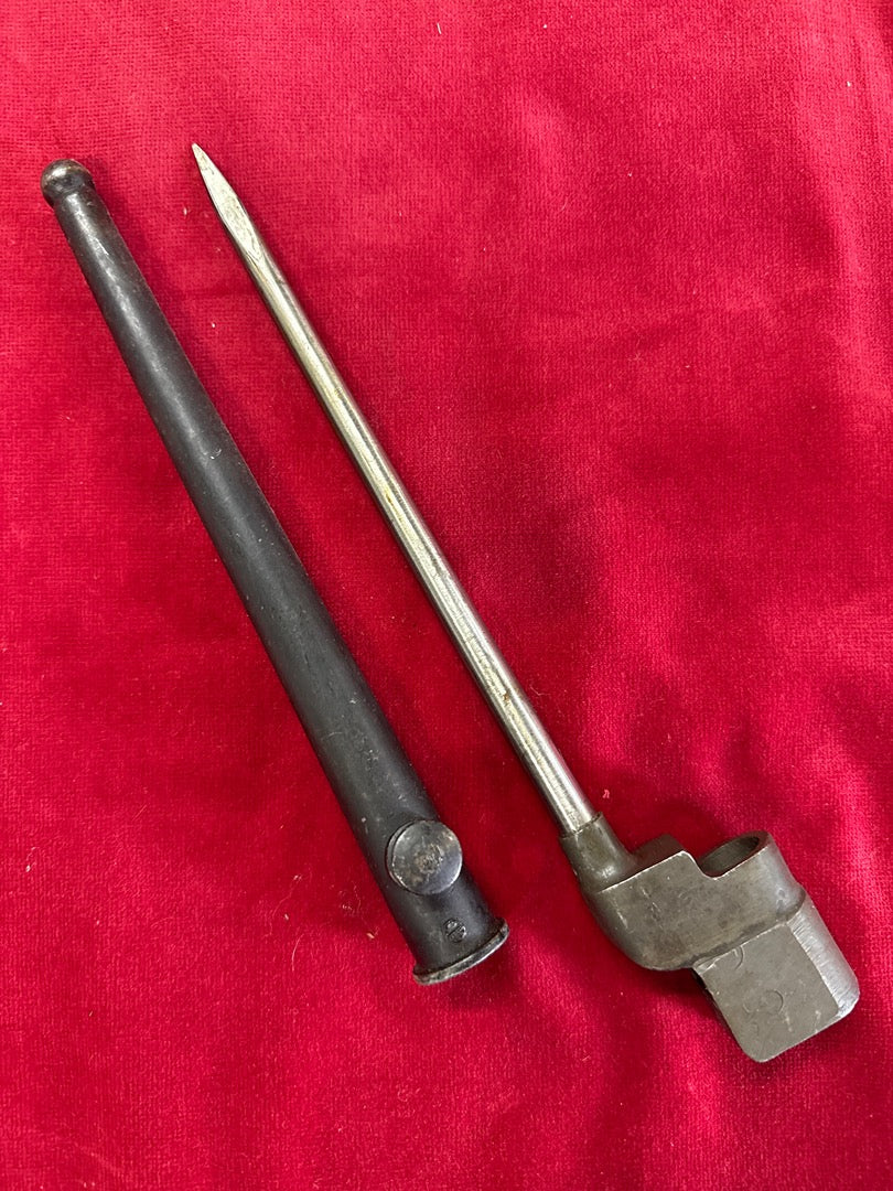 Baïonnette vintage – Arme ancienne avec fourreau
