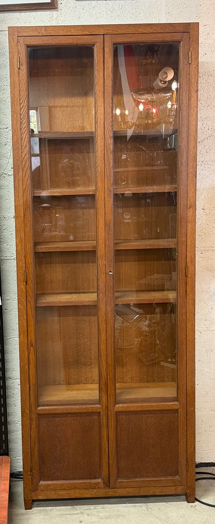 Vitrine en bois – Meuble de rangement