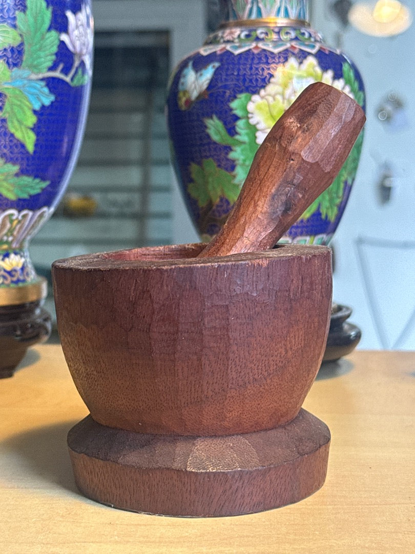 Mortier et pilon – En bois sculpté