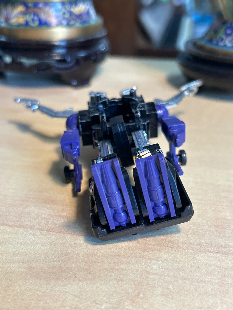 Figurine robot transformable vintage Decepticon Takara Hasbro