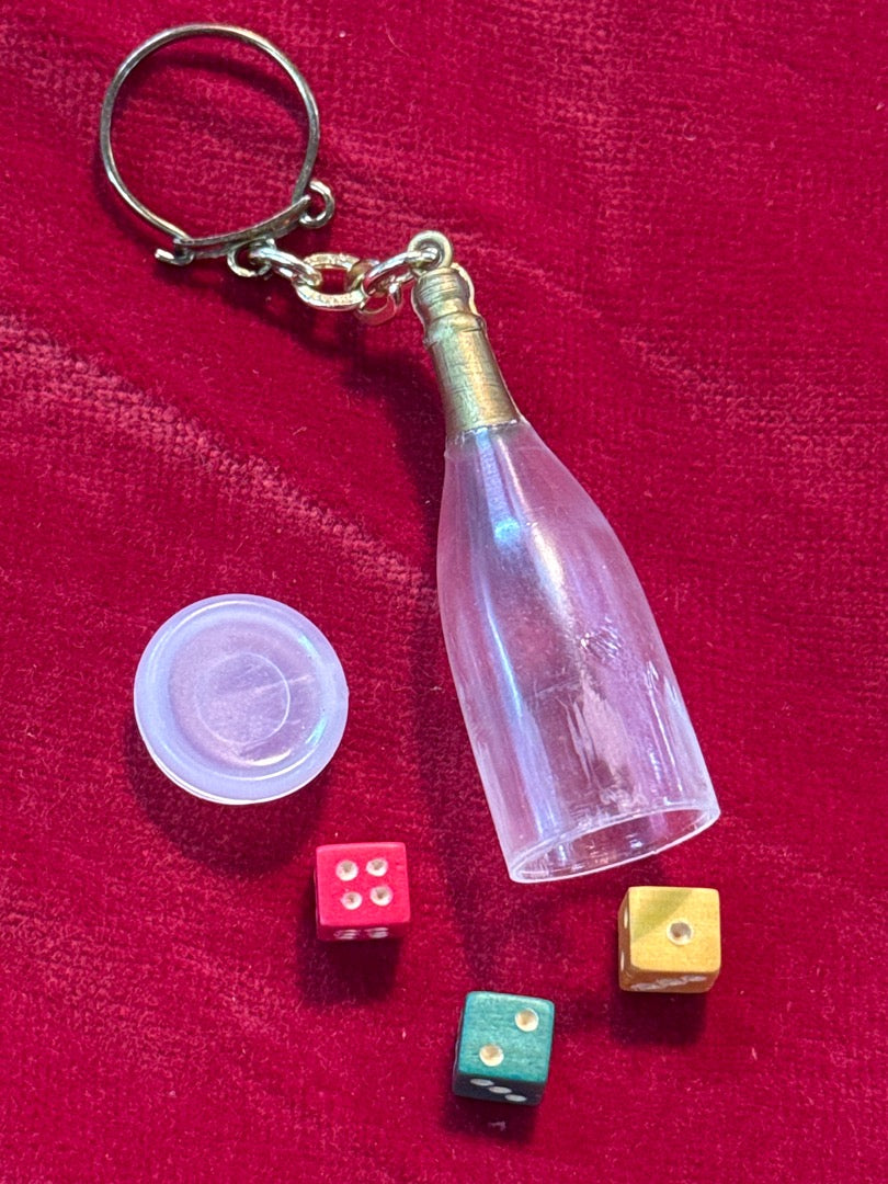 Porte-clés – Vintage – Collection – Bouteille et dés