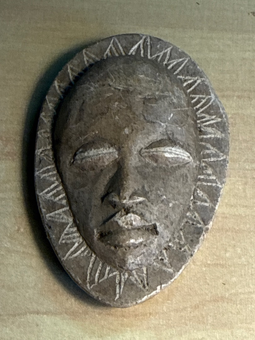 Masque en pierre – Artisanat – Décoration – Sculpté