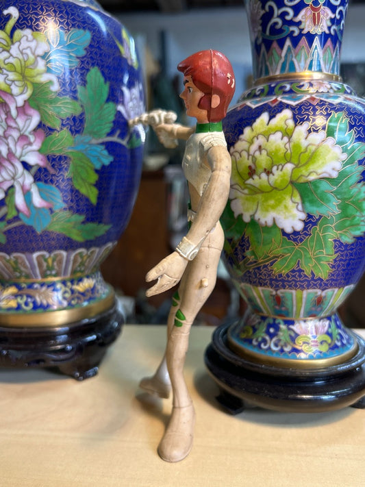 Figurine vintage Capitaine flam soldat de l espace articulée avec pistolet blanc et vert bon état