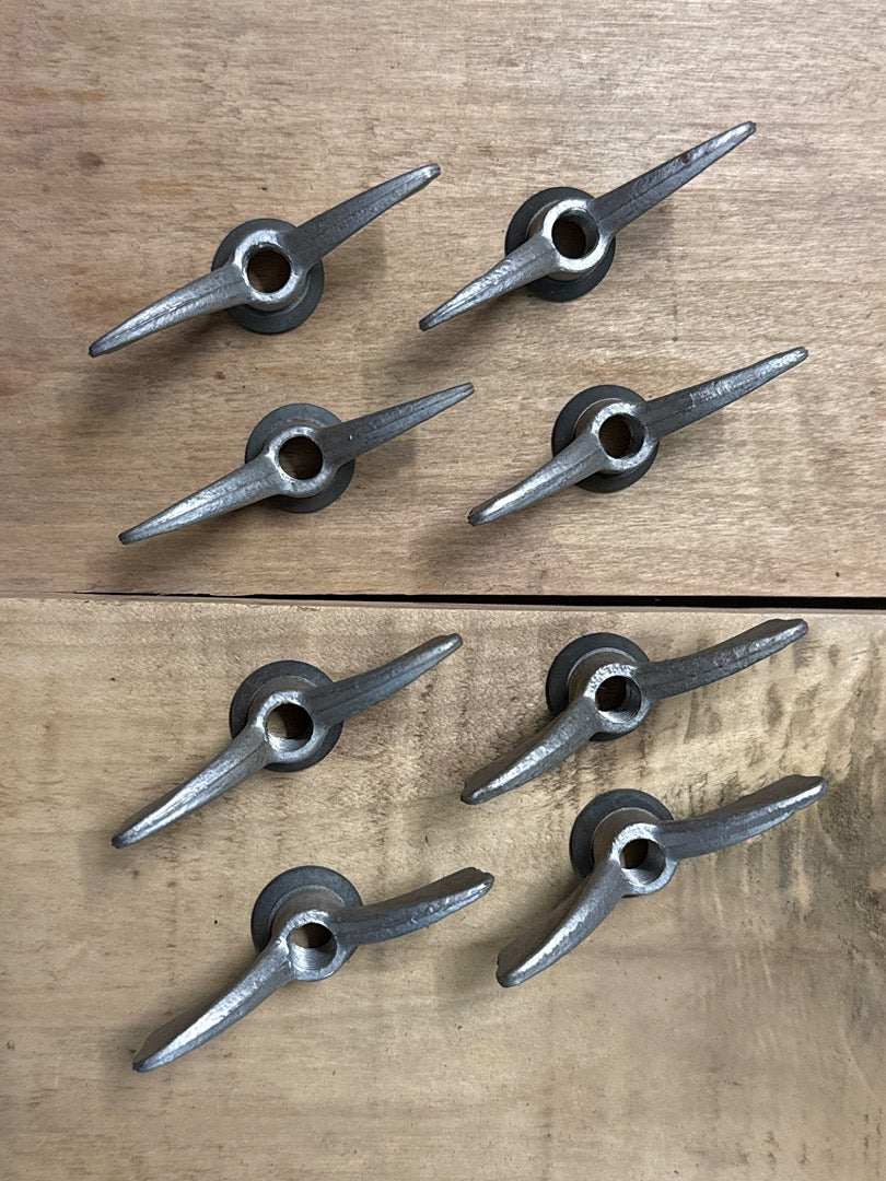Vélo ou Meuble – Vintage – Quincaillerie – Lot De 8 écrous Papillon En Métal Gris