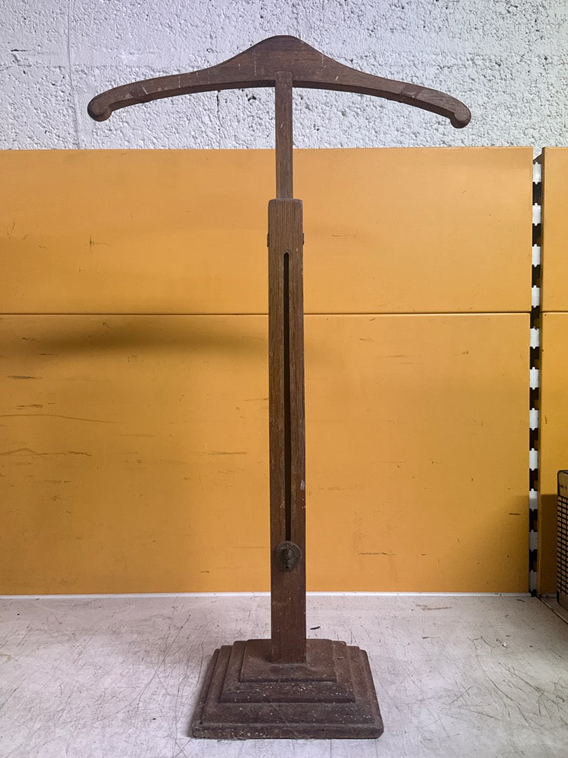 Portant de vitrine en bois