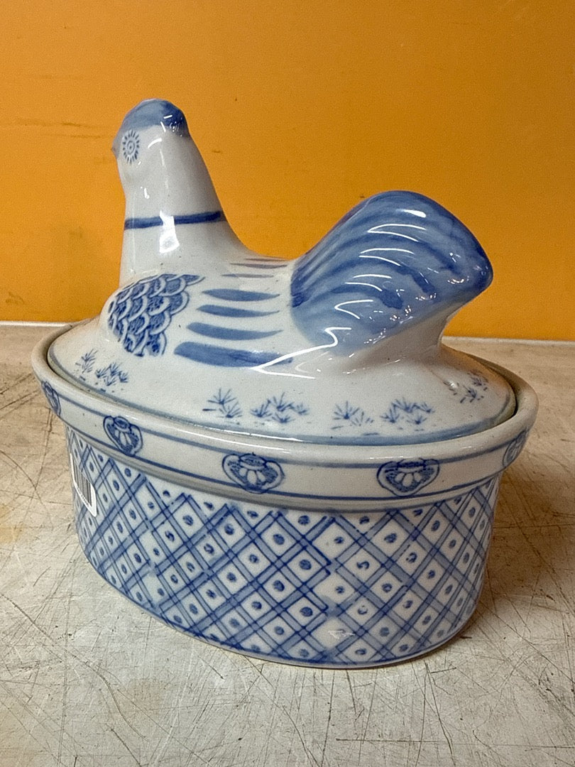 Coquetier – Poule en céramique bleue et blanche