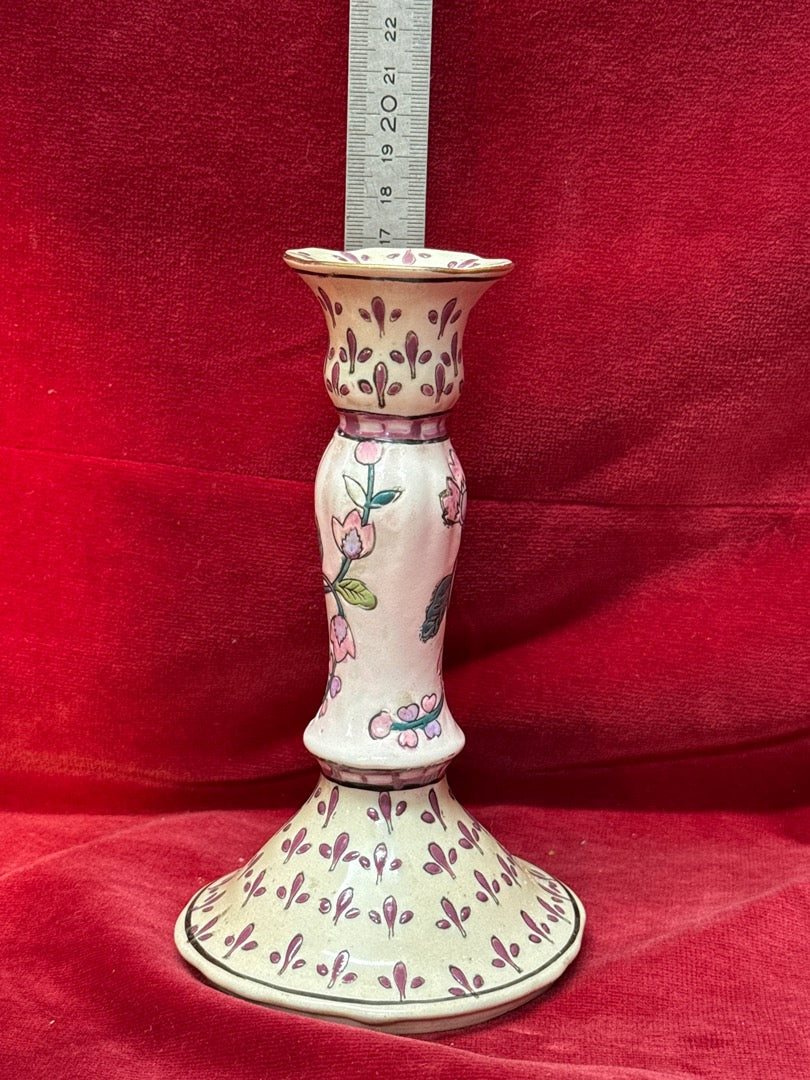 Paire de bougeoirs en céramique décor floral