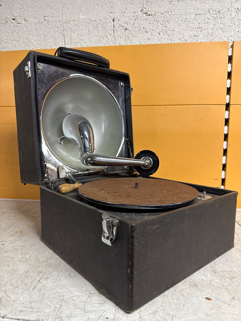 Gramophone portable – Valise ancienne en cuir