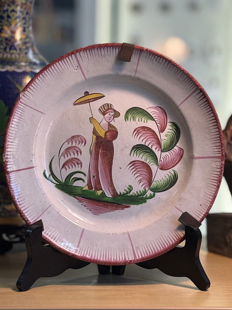 Assiette en faïence – Nevers – Céramique – Dame au parasol