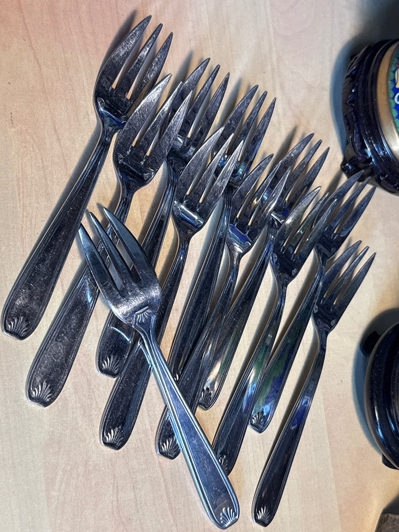 Fourchettes À Gâteau – Degrenne – Vaisselle – Métal Argenté Décor Coquille
