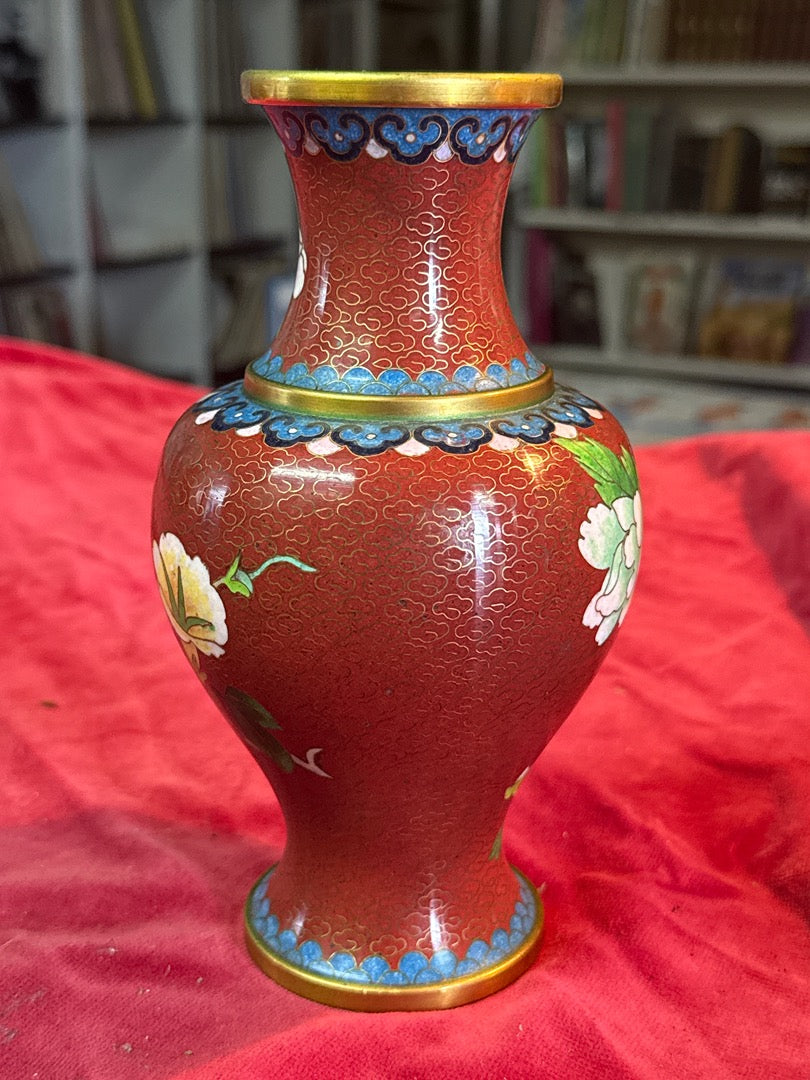 Vase Cloisonné – Chine – Ornement – Décor floral rouge