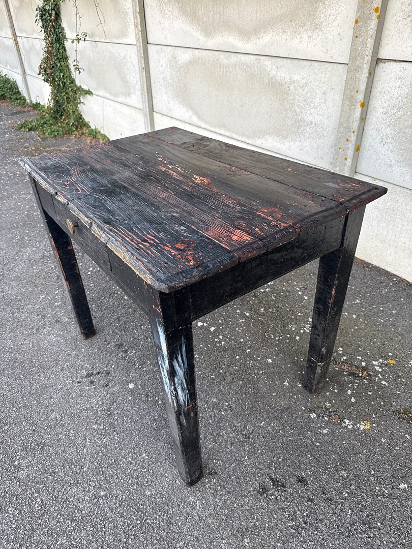 Table de ferme – Artisanale – Mobilier – Bois noir patiné