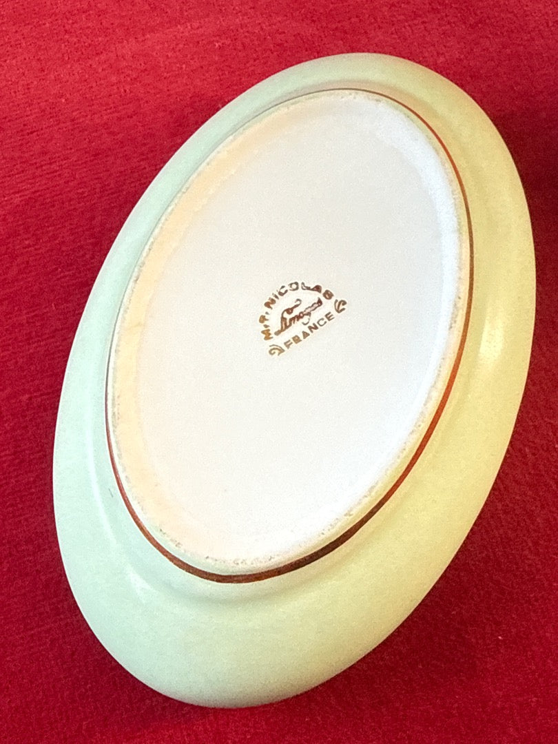 Boite Bonbonnière porcelaine M.f. Nicolas Limoges fleurs