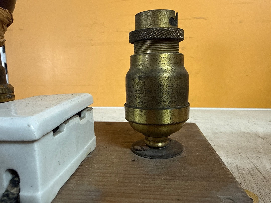 Lampe de table – Bryant – Table Lamps – Vintage bois laiton