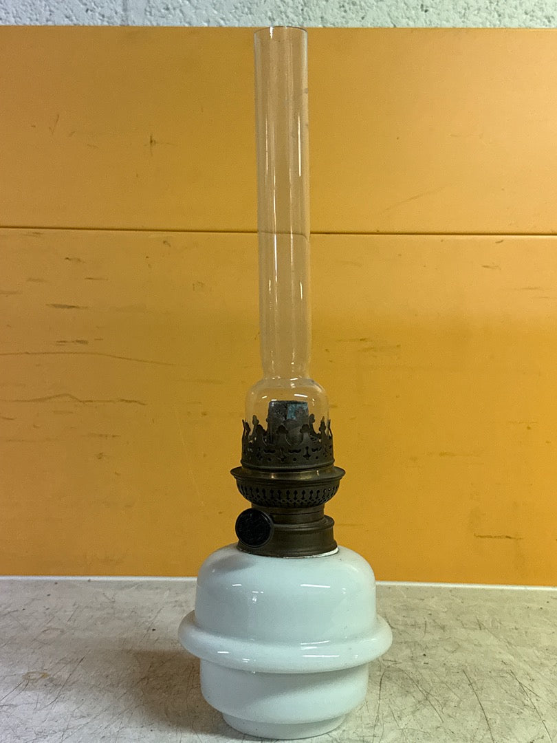 Lampe à pétrole vintage – En verre et laiton