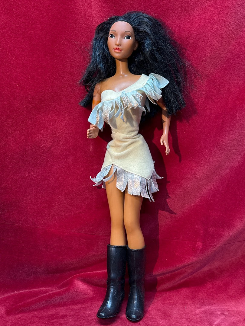 Figurine Poupée Pocahontas Mattel 1976