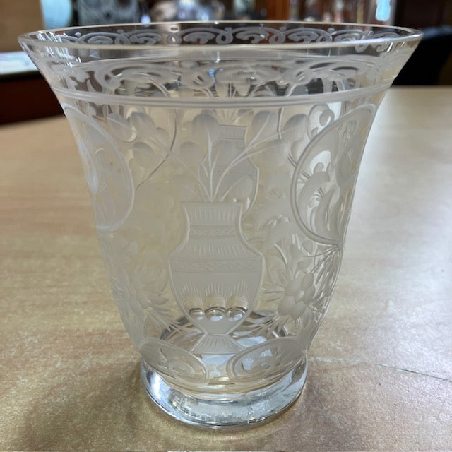 Ancien Petit Vase En Verre Gravé Décor Fleurs Et Pot