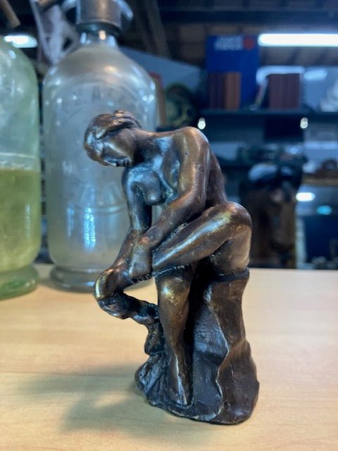 Statue Antiquité Bronze Femme Nue S'essuyant le Pied Dalou
