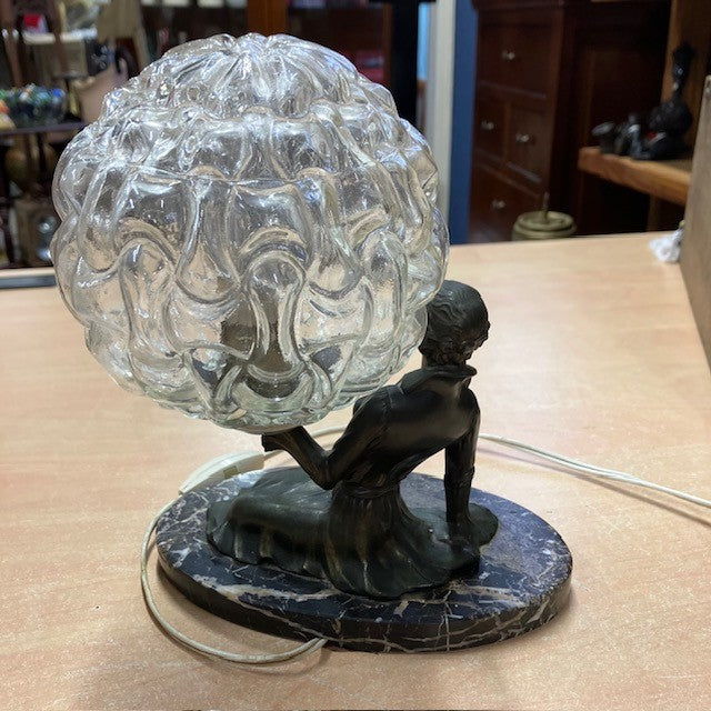 Lampe Art Déco Représentant Une Femme
