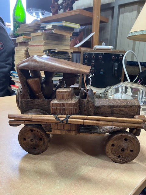 Figurine, Voiture Tintin Et Milou En Bois