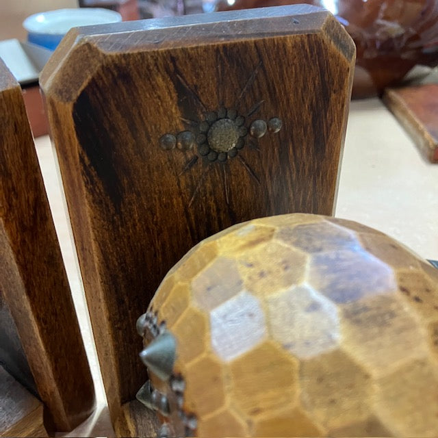 Vintage Ancien Serre Livres, En Bois, Boule Cloutée