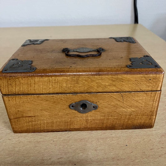 Ancien Coffret En Bois Avec Sa Clé